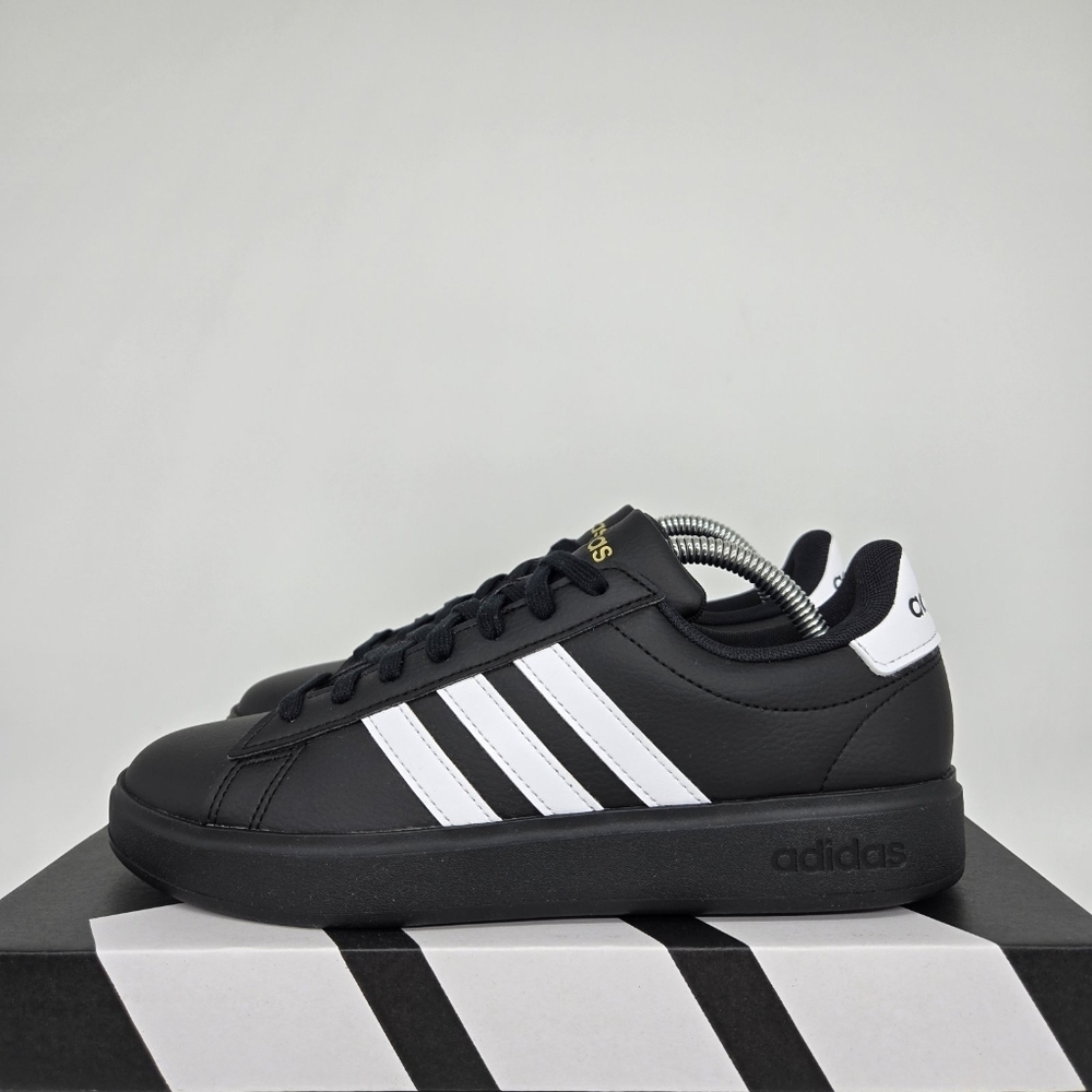 Adidas Women's Grand Court 2.0 JH7243 Black White Women's Shoes Size 6 New